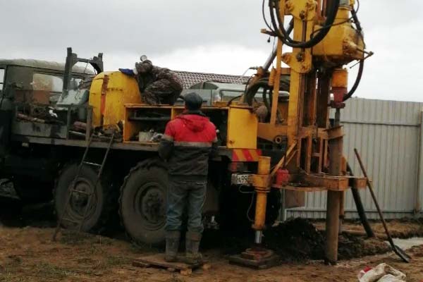 Буровая установка ЗИЛ УРБ 2А2